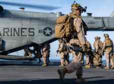 Gli Stati Uniti inviano 2.500 Marines nello Stretto di Hormuz