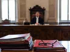 “Sei donna, fai il caffè”: umiliata in azienda e licenziata in gravidanza