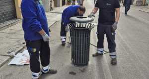 Rubati i cestini getta carta in centro a Palermo: “Schiaffo al decoro”