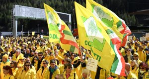 Prodotti esteri spacciati per italiani, Made in Italy a rischio: protesta Coldiretti al Brennero