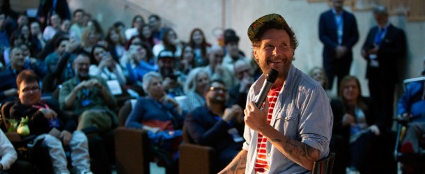Jovanotti sbarca a UniPa, ecco Lorenzo in versione talk nel suo tour che precede i concerti dell’estate