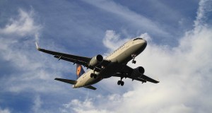 20mila voli tagliati, il cherosene raddoppiato e 6 settimane di scorte in Europa: cosa sta succedendo nei cieli