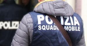 Rapina in tabaccheria a Caltanissetta, arrestati due trentenni dopo l’inseguimento