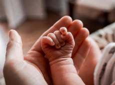 Un figlio nel 2026? Ci sono 1.000 euro che puoi richiedere all’INPS