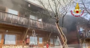 Asiago, incendio in una struttura ricettiva: nessun ferito, le immagini