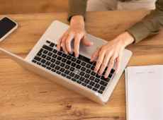 Smart working, cosa cambia dal 7 aprile: rischi, multe e arresto