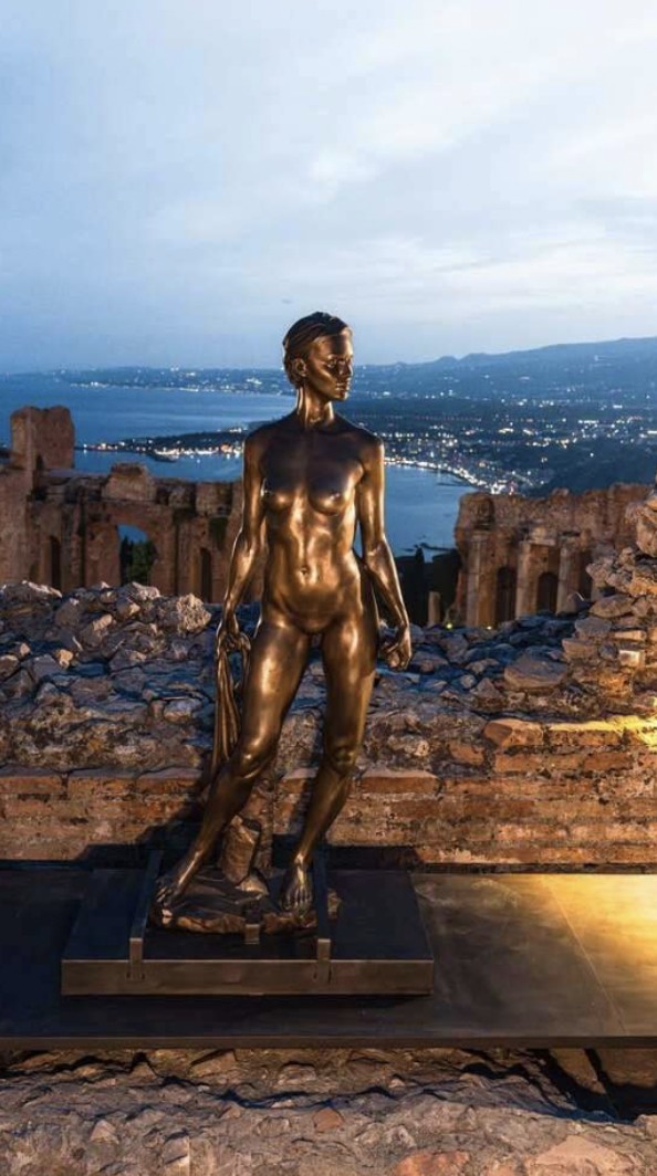 Taormina, prorogata fino al 30 giugno la mostra Gesti Scolpiti di Jago