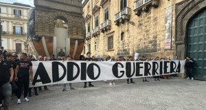 L’ultimo saluto ad Alessia tra lacrime e bandiere rosanero