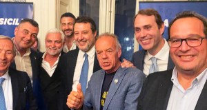 La cena di Salvini a Messina con 130 leghisti: “mai lo avrei immaginato” e sul Ponte: “Se nessuno rema contro il 2026 sarà l’anno della prima pietra”