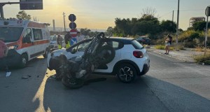 Scontro tra auto e moto a Priolo: ferito dirigente della Questura di Siracusa