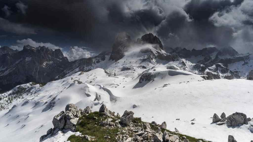 Neve sulle Dolomiti durante l’ondata di freddo anomalo di maggio.