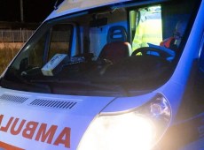 Schiacciata tra due bus dopo il concerto di Max Pezzali, donna di 57 anni gravissima