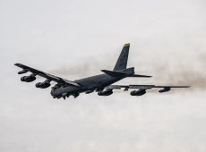 B-52 si schianta in California: morti tutti gli otto membri dell’equipaggio
