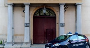 Droga nella borsa al tribunale dei minorenni, segnalata una donna a Palermo