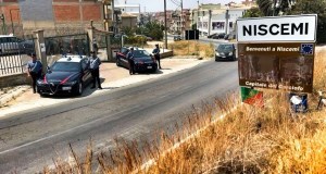 Violenta rapina in casa a Niscemi, tre minorenni arrestati dai carabinieri