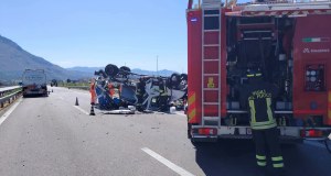 Cisterna piomba su furgone degli operai Anas, un ferito traffico in tilt sulla Palermo Catania