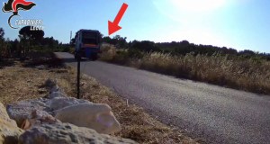 Lecce, due uomini arrestati per un incendio doloso nelle campagne di Frigole