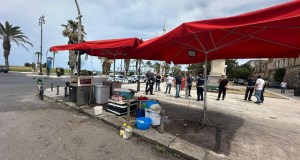 Nuovo sequestro dei locali all’aperto alla Kalsa, sequestrate le attrezzature e il pesce