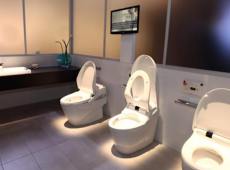 Washlet, il WC intelligente che vuole sostituire la carta igienica: cos’è, come funziona e quanto costa