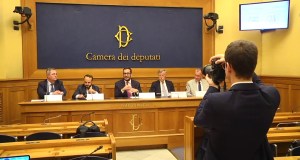 Science Calling, alla Camera il podcast che avvicina i cittadini alla ricerca