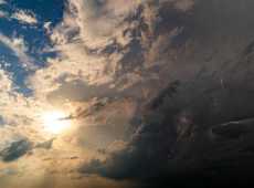 Meteo, estate al via con temporali e grandine: Italia divisa tra caldo e forte maltempo