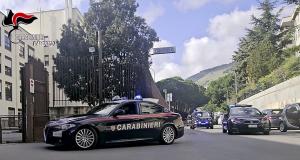 Gestisce rete di spaccio di crack con 9 sim telefoniche, arrestato