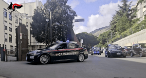 Estorsione per un debito di droga, due giovani arrestati a Monreale