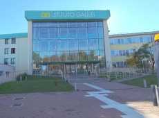 Studente punta pistola alla tempia del professore: “Dammi le sigarette o sparo”