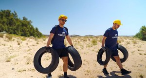 Monopattini sepolti e due tonnellate di rifiuti, la rivelazione dell’operazione spiagge pulite