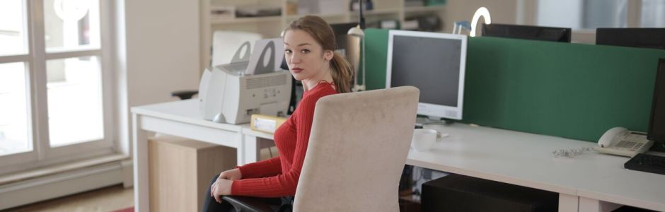 Come trasformare il tuo angolo di lavoro: stile, comfort e la sedia da ufficio giusta per ogni spazio 