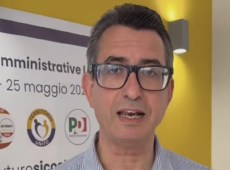 L’assessore forzista nella giunta rossa di Lentini, il sindaco: “Si era già defilato da FI”