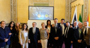 Cateno De Luca e il messaggio a Lombardo: “Lasci la maggioranza se vuole dialogare”, presentati i primi 12 candidati per Palermo