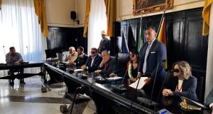 Racket ed estorsioni, istituzioni unite a Carini, appello dell’assessore Tamajo: “Serve grande alleanza per la legalità”