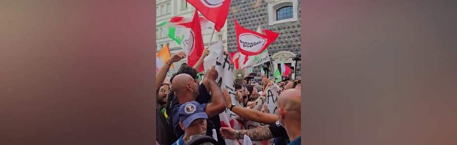 Tensione a Napoli, Potere al Popolo interrompe manifestazione Campo Largo