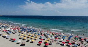 Granchi nel secchiello e falò, i divieti in spiaggia: multe fino a 60mila euro