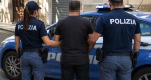 Finti appartenenti alle forze dell’ordine tentano la truffa a due anziani, un arresto