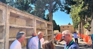 Tombe abusive al Cimitero dei Rotoli, via all’abbattimento per far spazio a costruzioni regolari