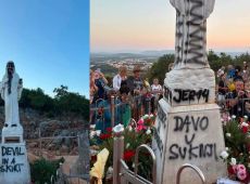 Medjugorje, incendiato l’altare e imbrattata la statua della Madonna