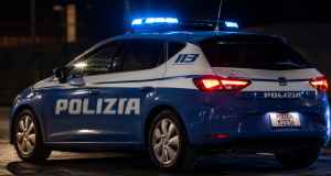 Donna uccisa in casa, fermato il figlio 20enne, cosa sappiamo sul delitto