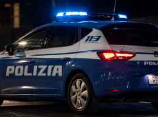 Donna uccisa in casa, fermato il figlio 20enne, cosa sappiamo sul delitto