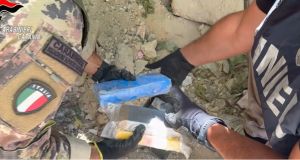 Blitz a Palagonia: scoperto maxi deposito di droga interrato