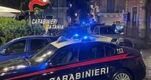 Spaccio di cocaina in pieno centro sotto gli occhi dei carabinieri