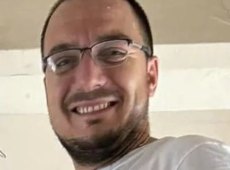 Scippato della collanina insegue i rapinatori con il suv e li travolge: arrestato