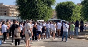 Celebrati i funerali di Anna Rosa, lo Zen si stringe alla famiglia della bimba