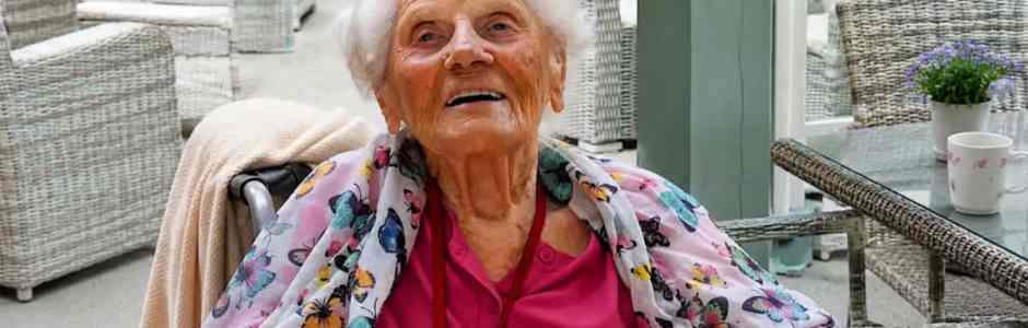 Ethel Caterham compie 117 anni: è la persona vivente più anziana del mondo