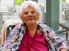 Ethel Caterham compie 117 anni: è la persona vivente più anziana del mondo
