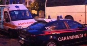 Violenta rapina in casa di due anziani, la coppia picchiata da tre malviventi armati