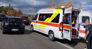 Incidente tra una Porsche e un Suv, intervento del soccorso nisseno ambulanze