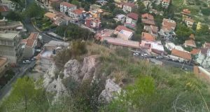 Via alla messa in sicurezza di Baida, interventi sulla parete rocciosa sopra via Alla Falconara