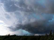 Meteo Italia, perturbazione in arrivo: temperature giù di 5-7°C e weekend instabile